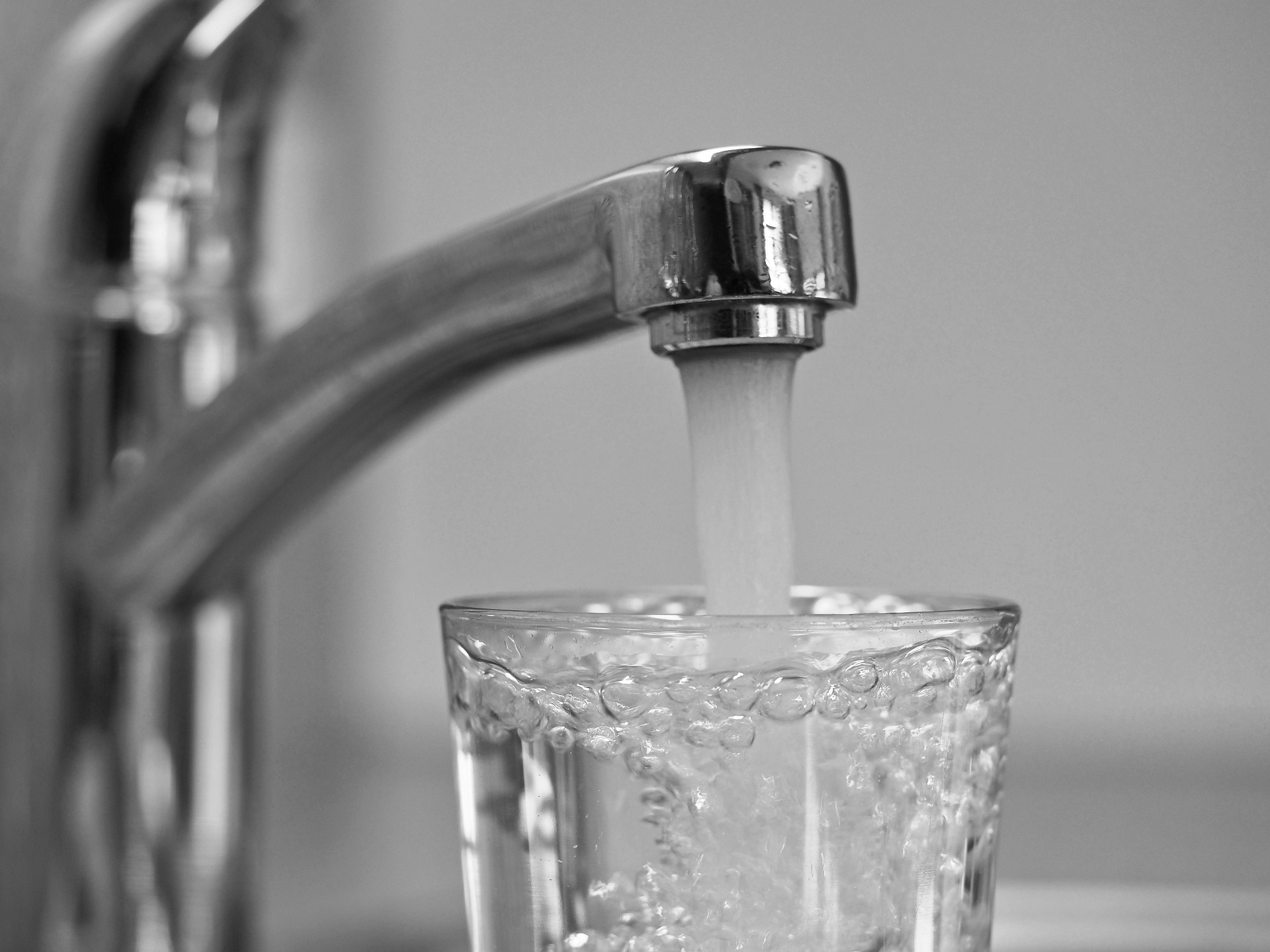 379b818d-07ad-424e-96f3-d42bfbe380fe-ralf1403-water-tap-10197407_1920.jpg