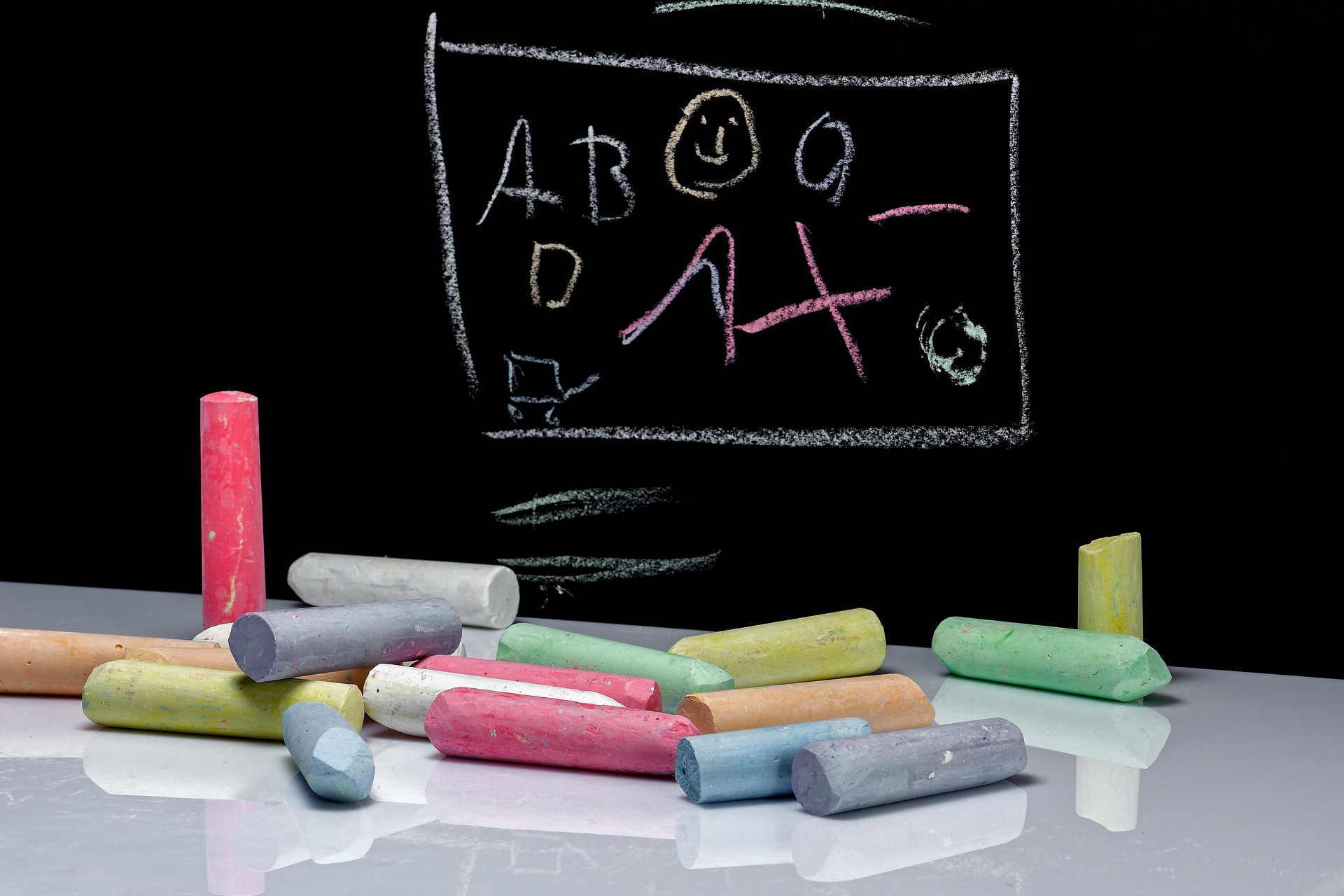 6c402815-1b8f-4bc2-b6c7-7d0a9f2540e1-chalk-4569486_1920.jpg