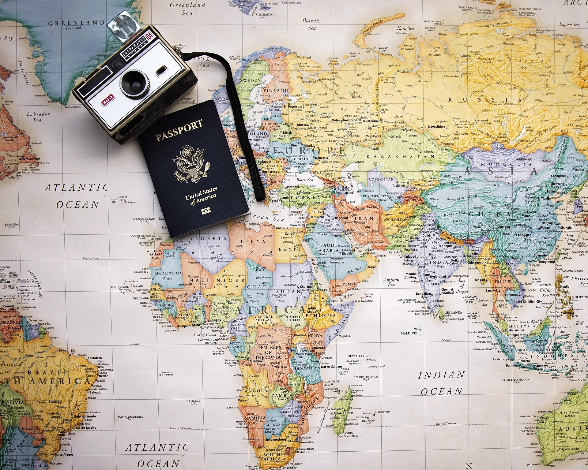 da2a406a-21c4-40ad-b2c4-794da0cee7a4-passport-2714675_1920.jpg
